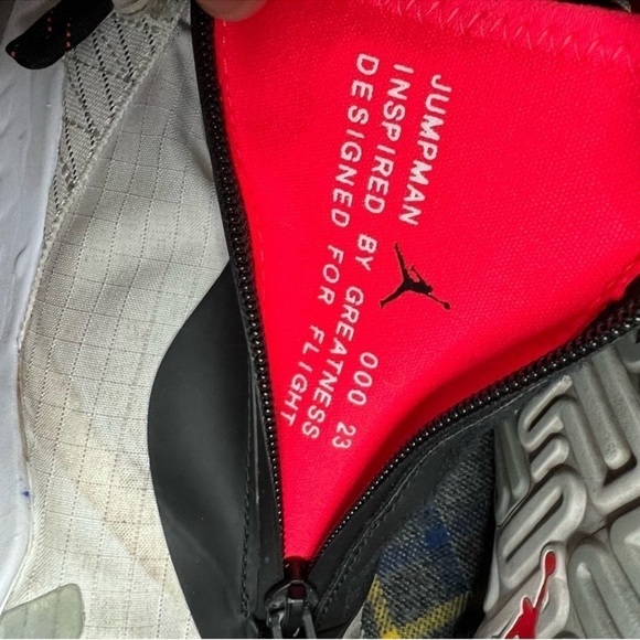 Air Jordan Bright White Crimson Proto React Z Sneakers 8.5 - Picture 4 of 7